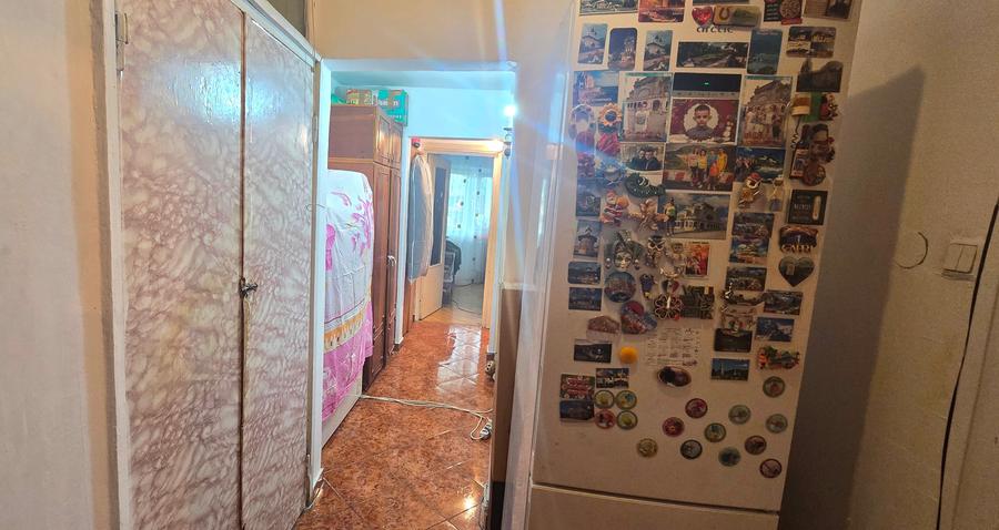 Apartament cu 3 camere decomandat în Alexandru cel Bun