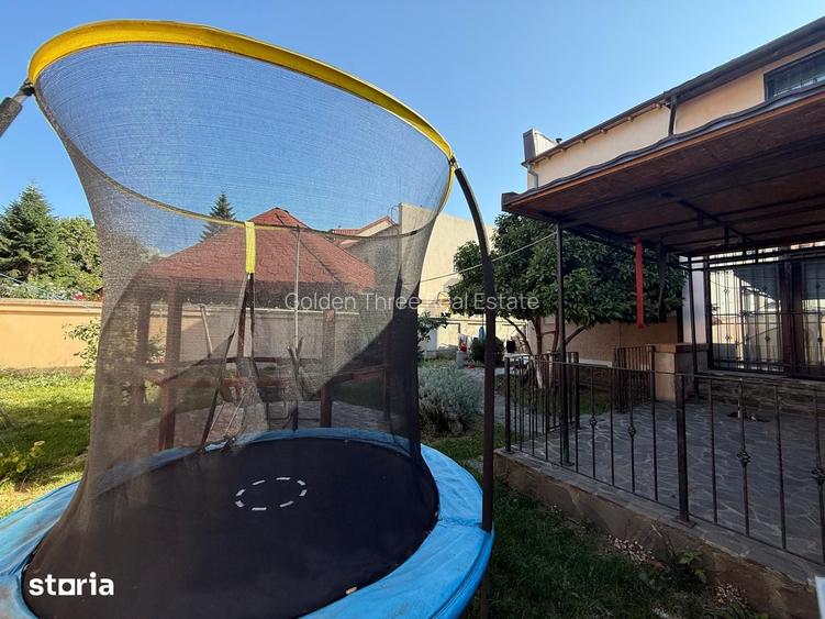 Vila interbelica situata in zona Vatra Luminoasa