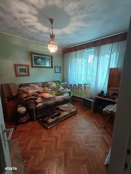 Apartament cu 3 camere semidecomandat în Central