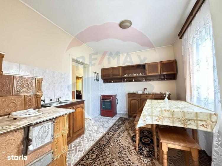 Casă cu 4 camere în Șaru Dornei