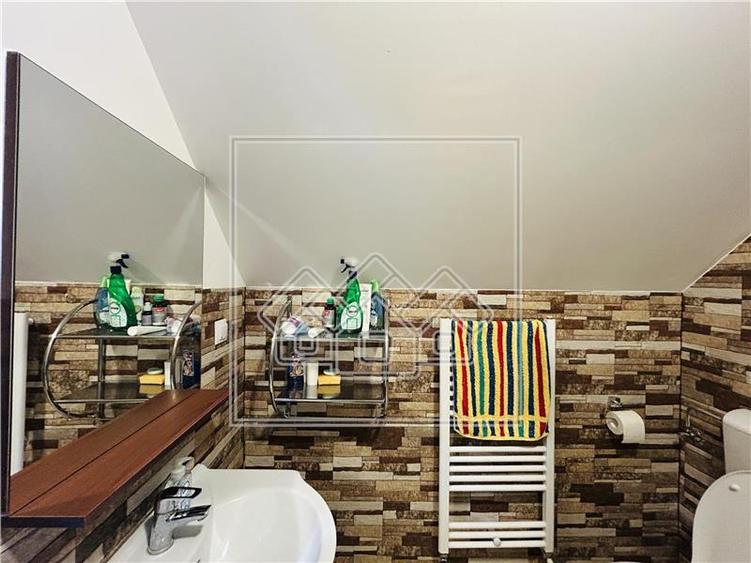 Casă individuală cu 5 camere cu Canalizare în Cisnădioara