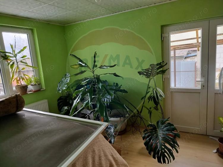 Casă cu 5 camere cu Teren 950 Mp în Biharia