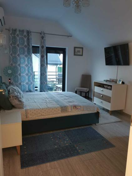 Casă cu 4 camere în Vadu Anei