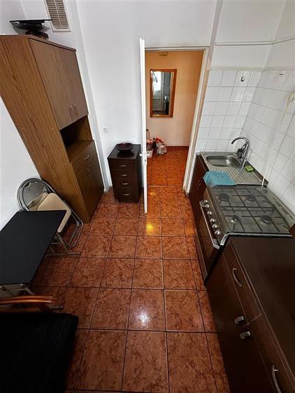 Apartament cu 3 camere decomandat în Complex Studențesc