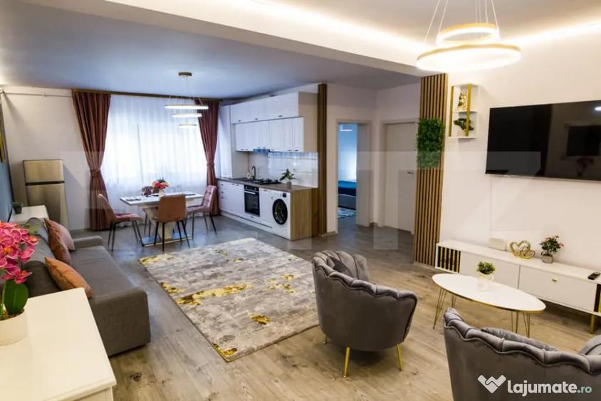 Apartament cu 3 camere semidecomandat în Central