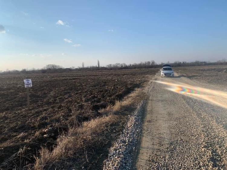 Teren intravilan de 4700 mp, în Florești-Stoenești