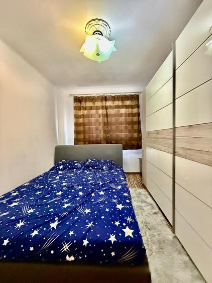 Apartament cu 3 camere decomandat, mobilat în Tineretului