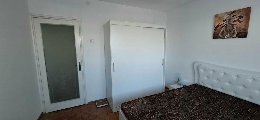 Apartament cu 2 camere decomandat în Eroii Revoluției