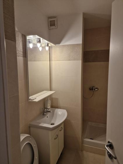 Apartament cu 3 camere decomandat, mobilat în Floreasca