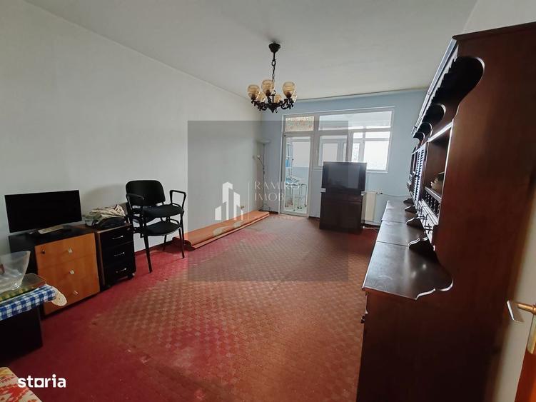 Apartament cu 3 camere decomandat, mobilat în Vitan