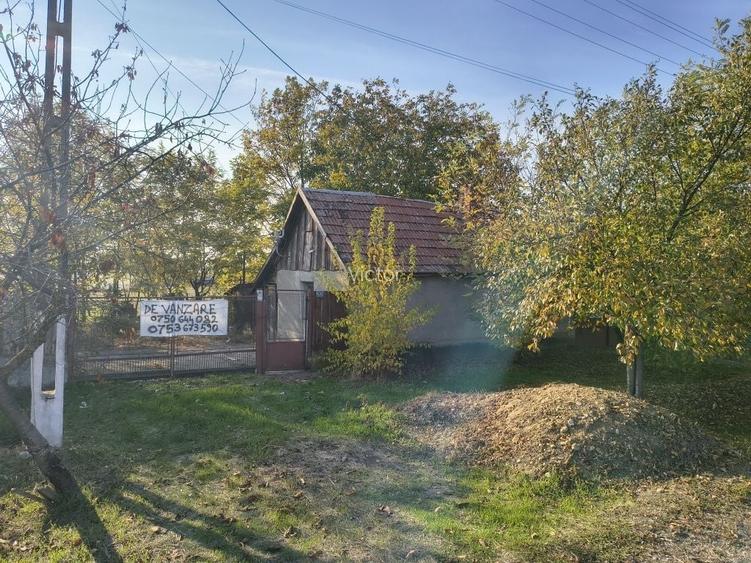 Casă cu 4 camere în Iratoșu