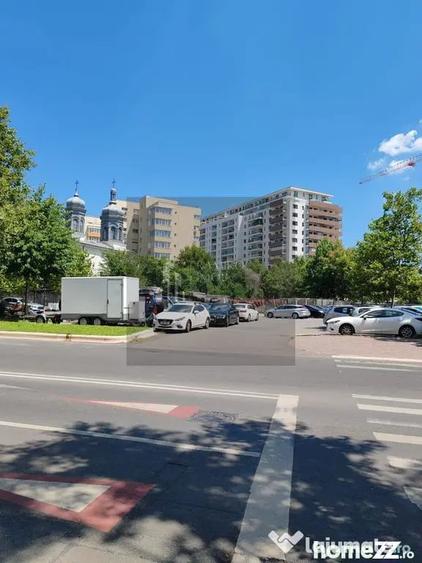 Apartament cu 3 camere decomandat în Titan
