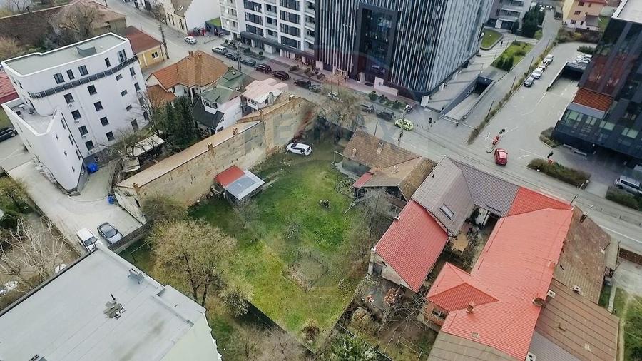 Teren Construcții intravilan de 973 mp, în Central