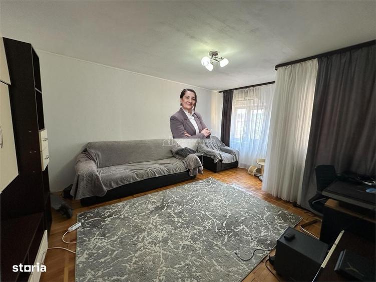 Apartament cu 3 camere decomandat în Central