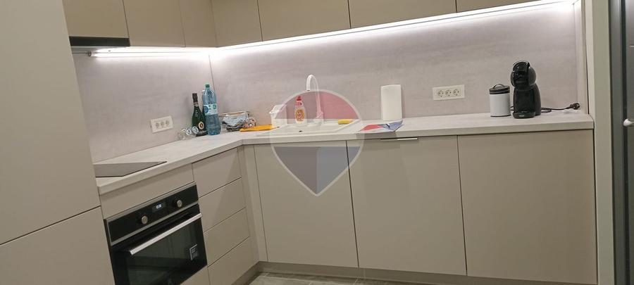 Apartament cu 3 camere decomandat, mobilat în Ultracentral