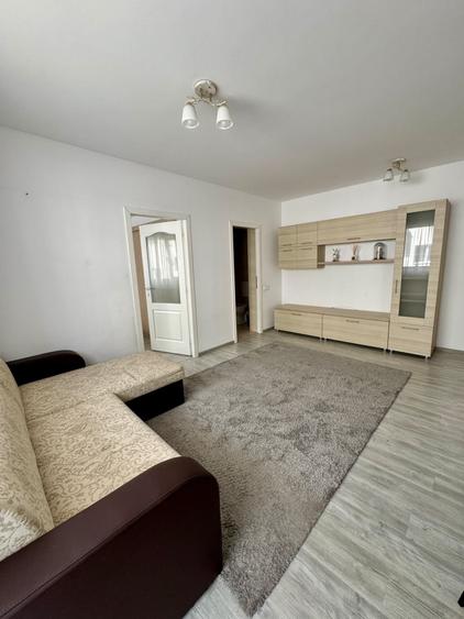 Apartament cu 2 camere , etaj 1, parcare , zona Terra - 6