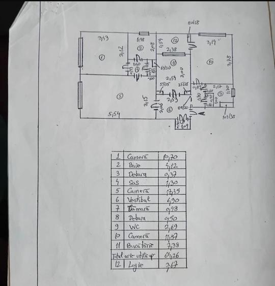 Apartament cu 3 camere semidecomandat în Nord