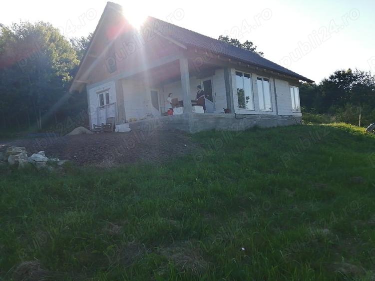Casă în Izvin
