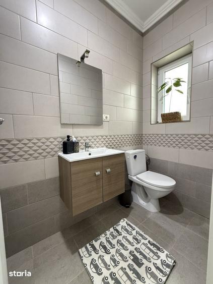 Casă cu 3 camere cu Canalizare în Sânandrei