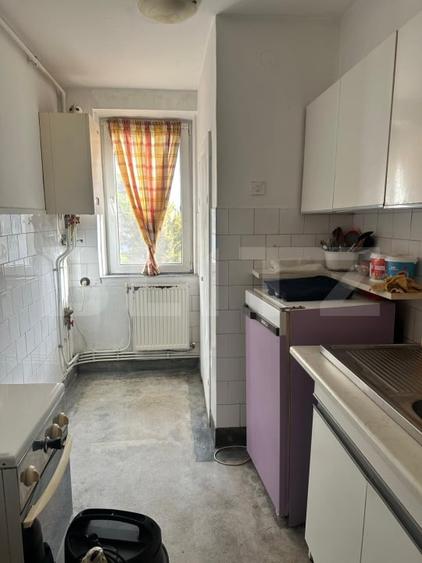Apartament cu 2 camere semidecomandat, mobilat în Central