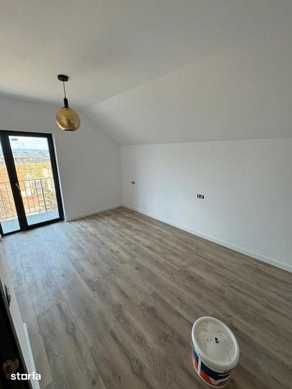 Casă cu 4 camere cu Teren 300 Mp în Astra