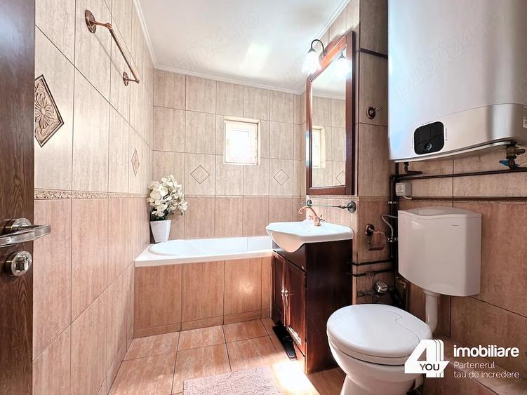 Apartament cu 3 camere semidecomandat în Confecții