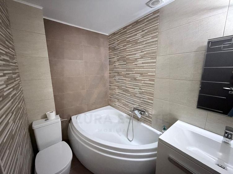 Apartament cu 3 camere semidecomandat, mobilat în Șelimbăr