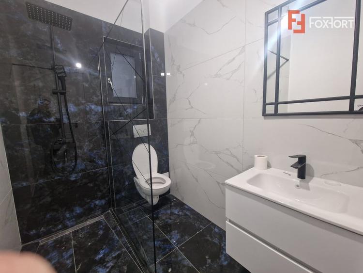 Duplex cu 3 camere cu Canalizare în Recaș