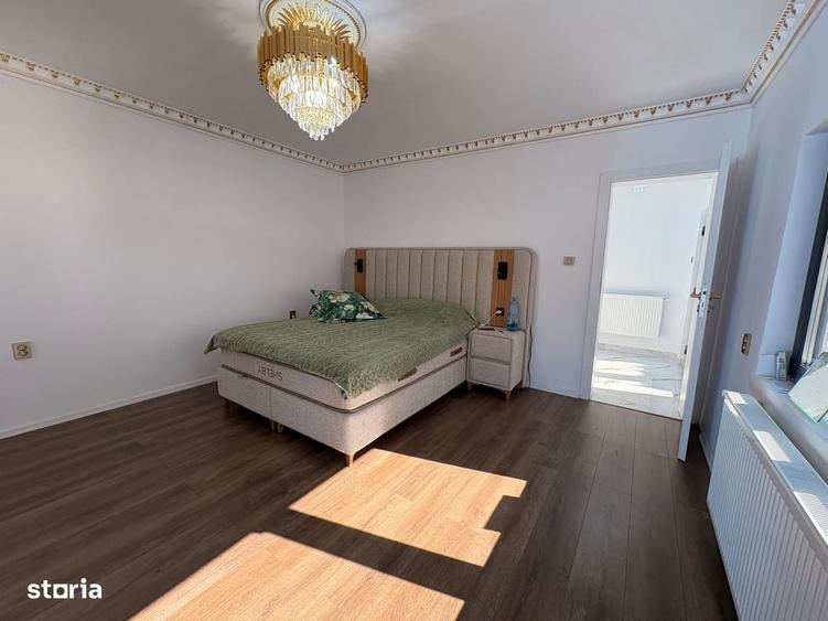 Casă cu 4 camere în Vitan