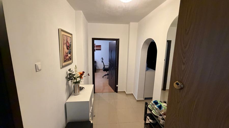 Apartament cu 3 camere decomandat în Vitan Mall