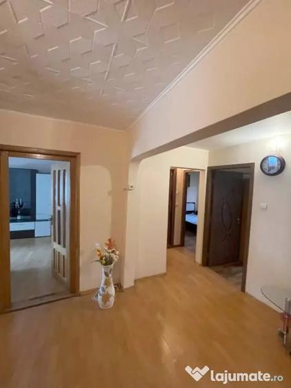 Apartament cu 3 camere decomandat, mobilat în Hotvon