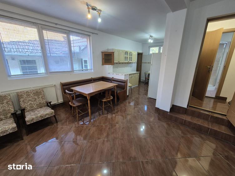 Casă cu 4 camere cu Teren 1249 Mp în Vladimirescu
