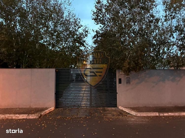 Casă cu 4 camere în Palazu Mare