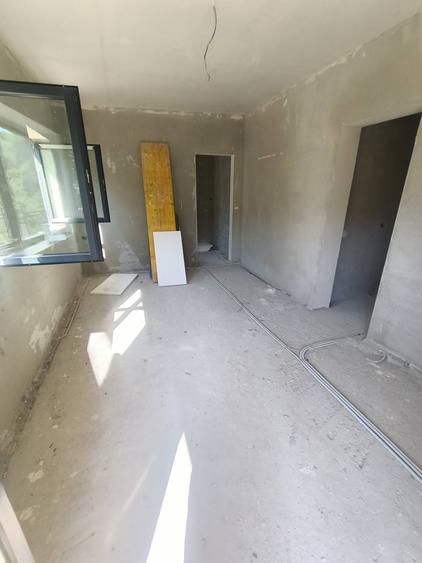 Casă cu 4 camere cu Teren 600 Mp în Central