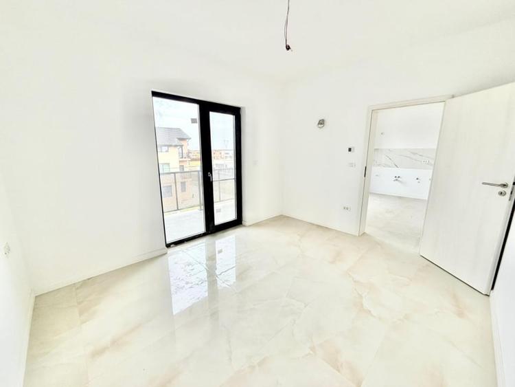 Apartament cu 3 camere decomandat în Moșnița Nouă