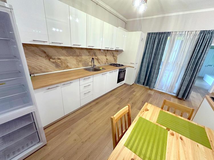 Apartament cu 2 camere semidecomandat, mobilat în Central