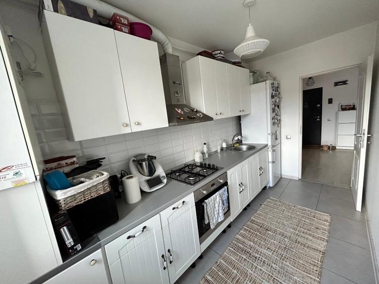 Apartament cu 2 camere semidecomandat, mobilat în Dâmbul Rotund