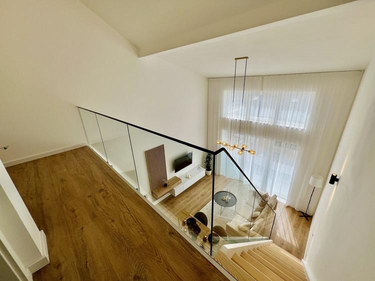 Penthouse cu 4 camere decomandat, mobilat în Exterior Vest