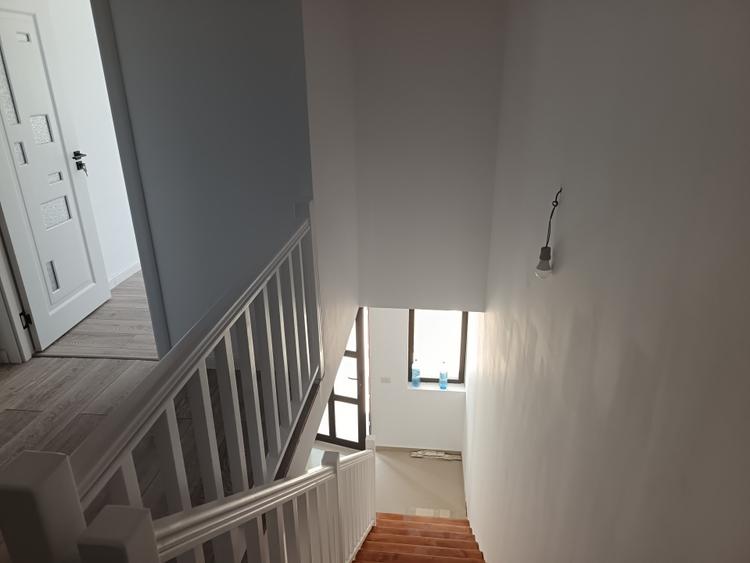 Duplex cu 4 camere cu Canalizare în Valea Lupului