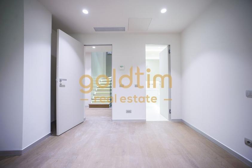 Apartament cu 4 camere semidecomandat, mobilat în Iancu Nicolae