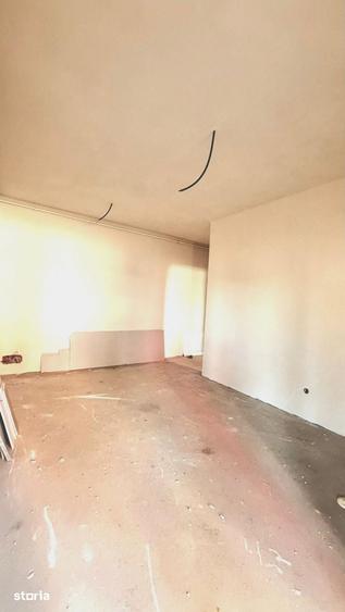 Apartament cu 4 camere în Florești