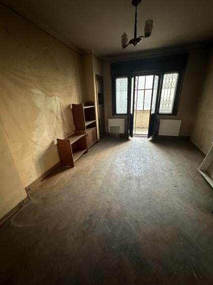 Apartament cu 4 camere decomandat în Sala Palatului