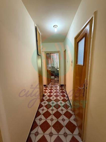 Apartament cu 3 camere semidecomandat în Vatra Luminoasă
