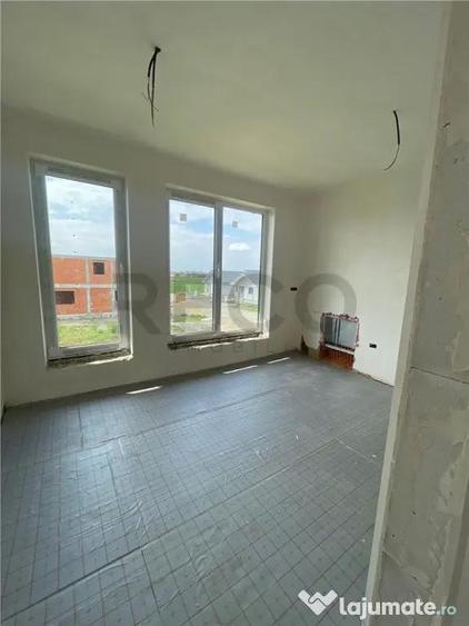 Apartament cu 2 camere decomandat în Sântandrei