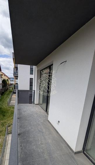 Apartament cu 3 camere semidecomandat în Calea Moldovei
