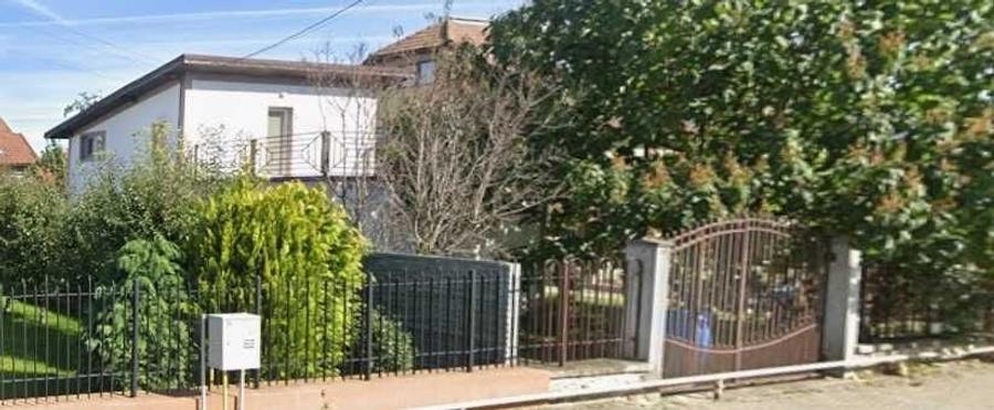 Casă cu 3 camere în Central
