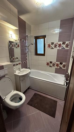 Apartament cu 2 camere semidecomandat în Podu Roș