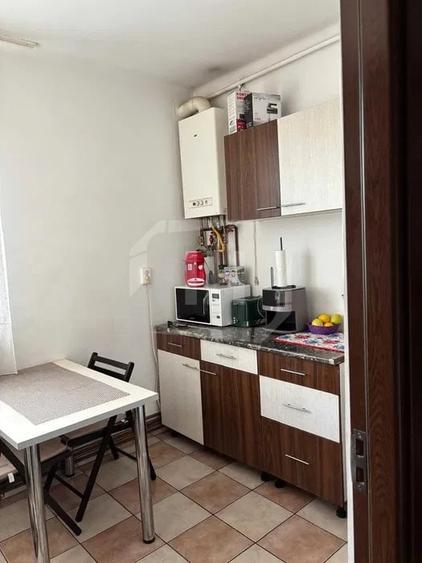 Apartament cu 2 camere semidecomandat, mobilat în Central