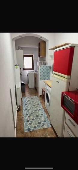 Garsonieră decomandată în Broșteni