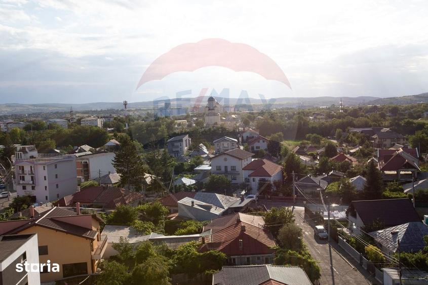 Apartament cu 3 camere decomandat în Mioriței